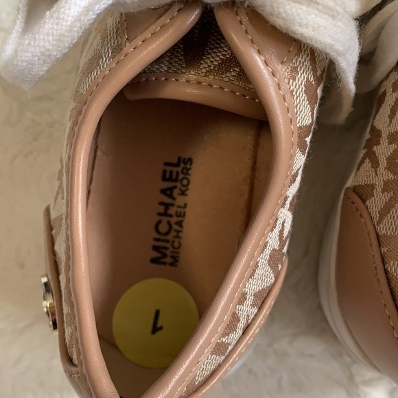 MICHAEL Kors Junior Castella tan monogram Trainers sneakers - Picture 6 of 9